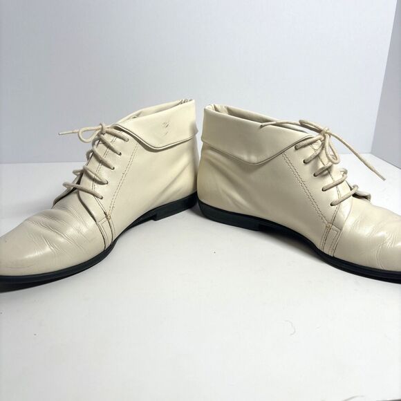 Arpeggios Grenadine Folded Top Flat Leather White Ankle Booties Women’s 8M - Picture 2 of 7